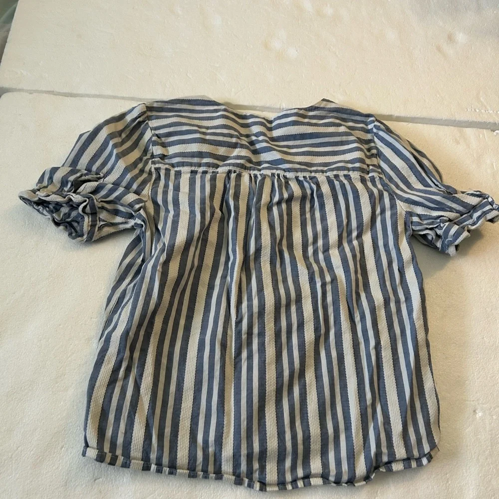 Madewell blue white striped button down short sleeve top